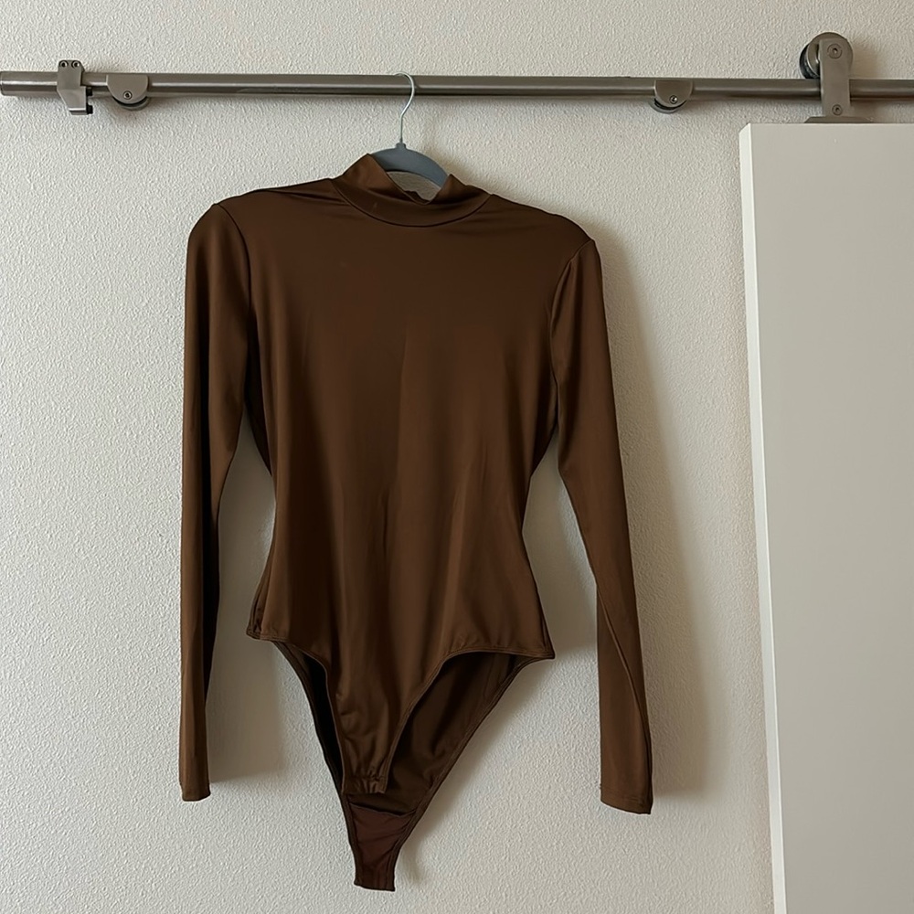 Brown turtleneck silky longsleeve bodysuit